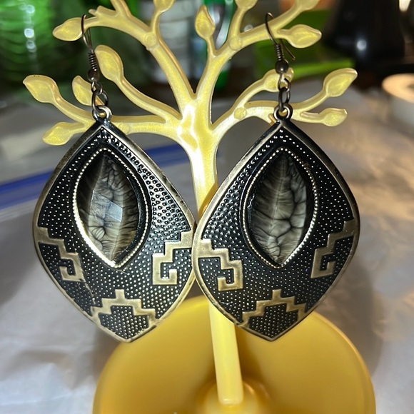 👂🏽 jewels - Picture 3 of 3